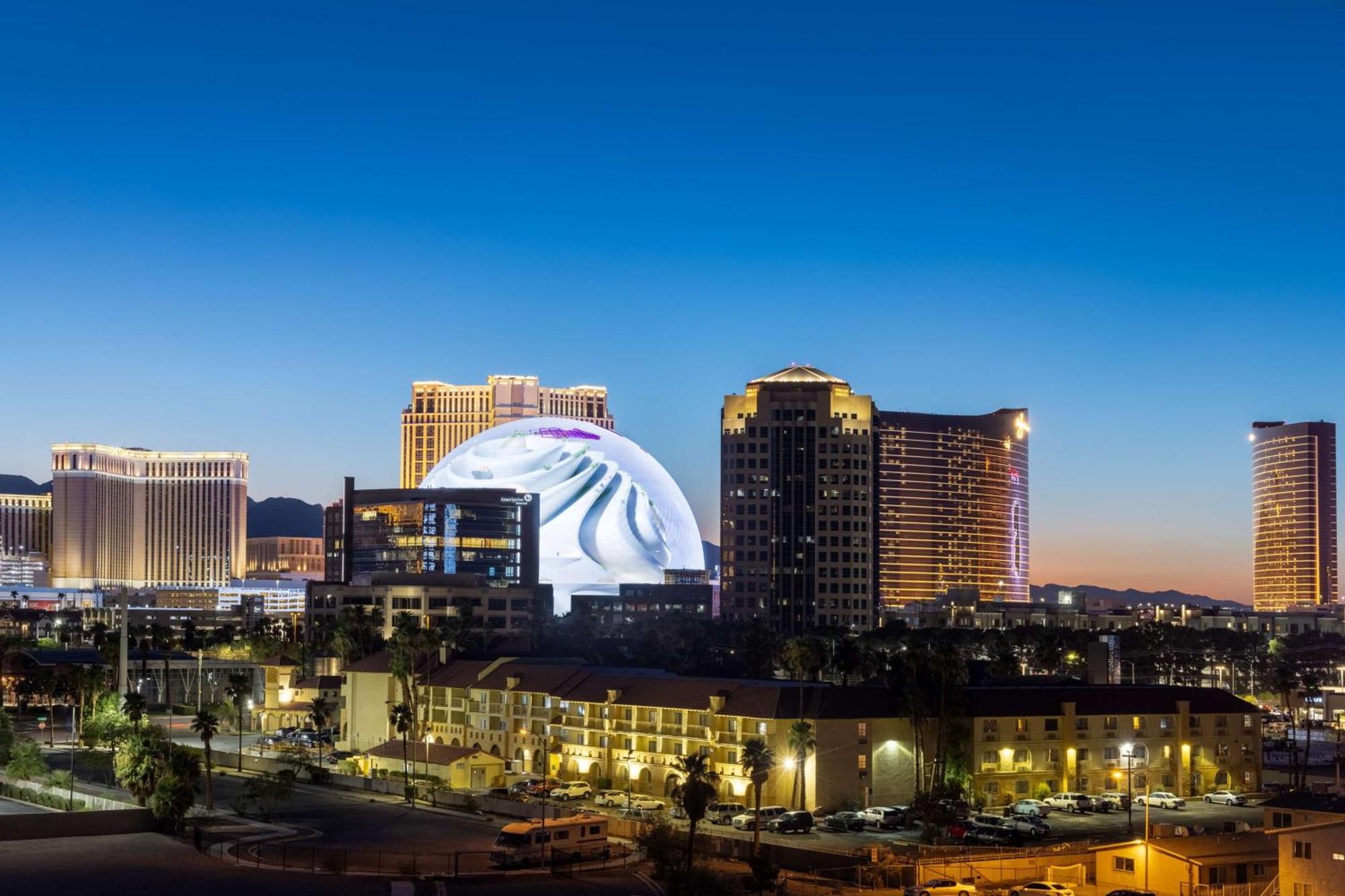 Doubletree By Hilton Las Vegas East Flamingo Exterior foto